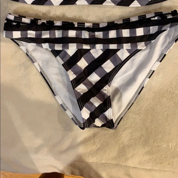 Bathing suit - Picture 2 of 5